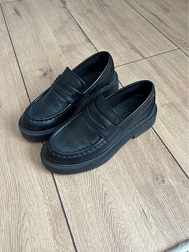 zara kız çocuk loafer