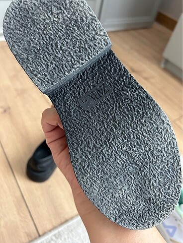 31 Beden siyah Renk zara kız çocuk loafer