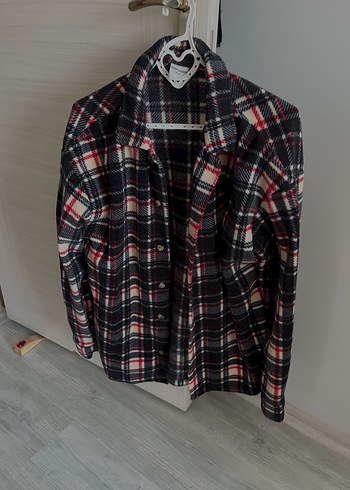 Düğmeli Uzun Kollu Kadın Gömlek - Görsel 2