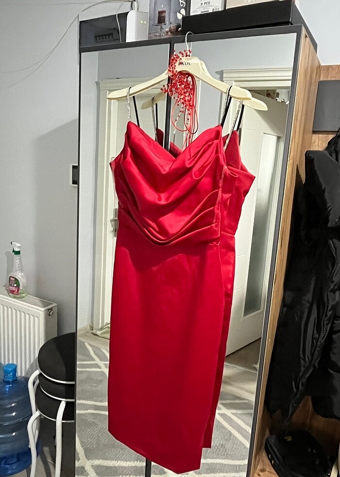 ABİYE KIRMIZI
 SATEN ŞIK - Görsel 2