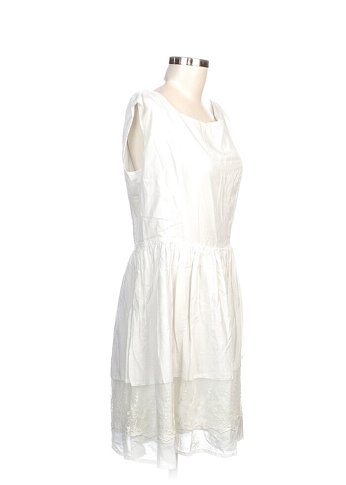 Sisley Kısa Elbise %70 İndirimli. - Görsel 2