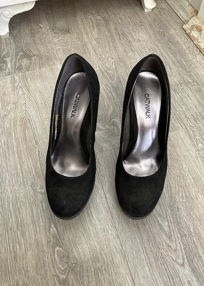 Siyah topuklu ayakkabı, süet, nubuk - Görsel 2