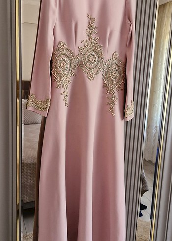 Pembe Nakışlı Uzun Kollu Abiye Elbise