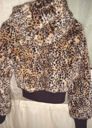 Zara LEOPAR DESENLİ KAPŞONLU KÜRK MONT