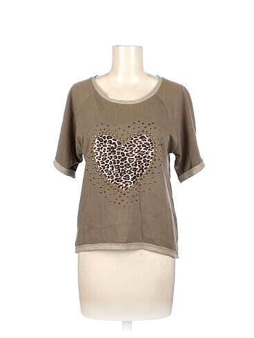 PreLoved T-shirt %70 İndirimli.