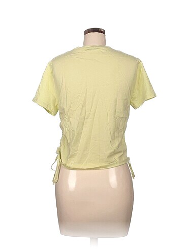 m Beden Ten T-shirt %70 İndirimli.