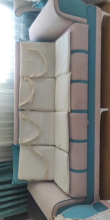 Bahçe sandalyesi minderi bej renk yırtık sökük yoktur hepsinde l