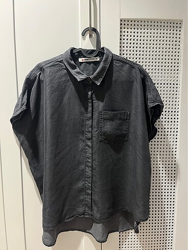 KOTON. 36-42 Beden. GRİ SATEN KOT KARIŞIKI GÖMLEK - Görsel 2
