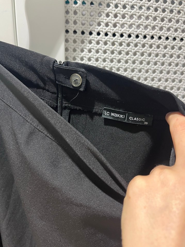 LCW Siyah Uzun Dökümlü Etek - Görsel 3