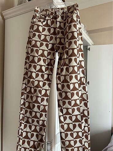 pull and bear desenli pantolon