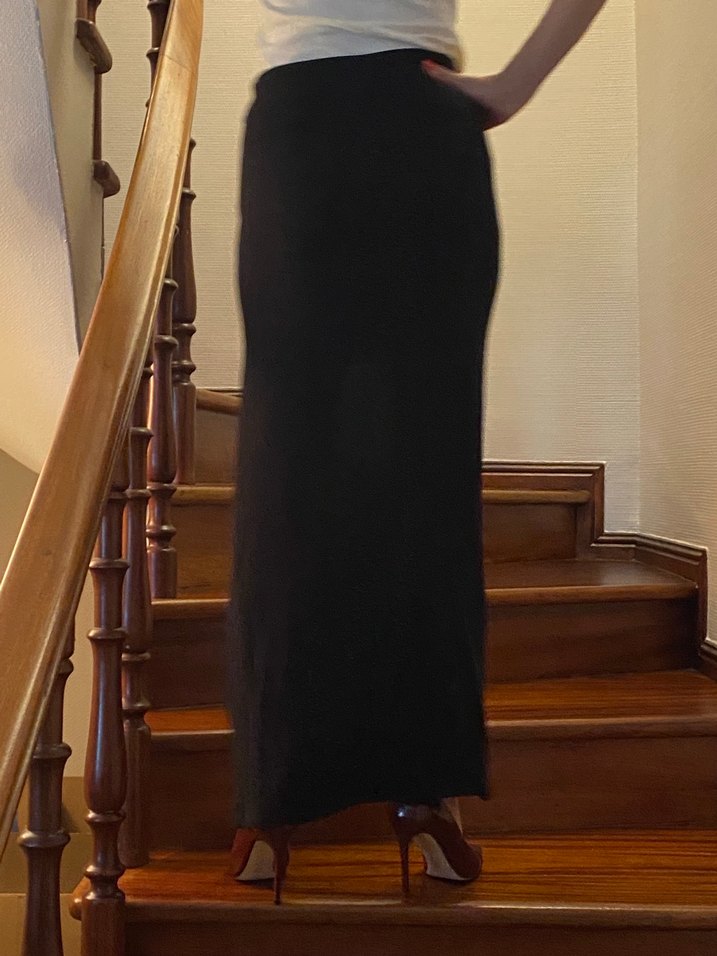 Siyah Kadın Etek - Görsel 3