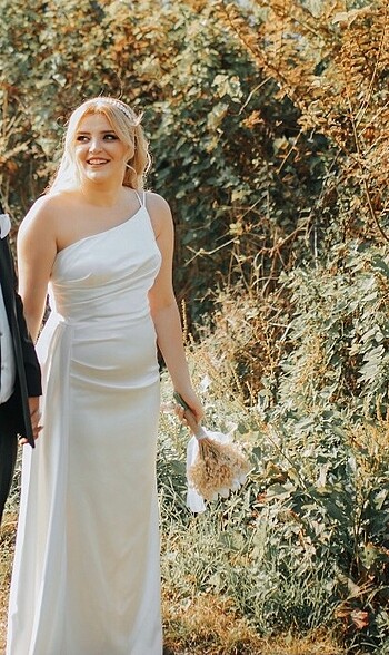l Beden Nişan, Nikah Elbisesi