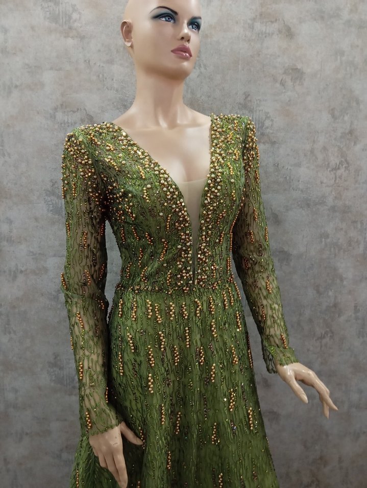 Boncuk İşlemeli V Yakalı Uzun Kadın Abiye - Görsel 3