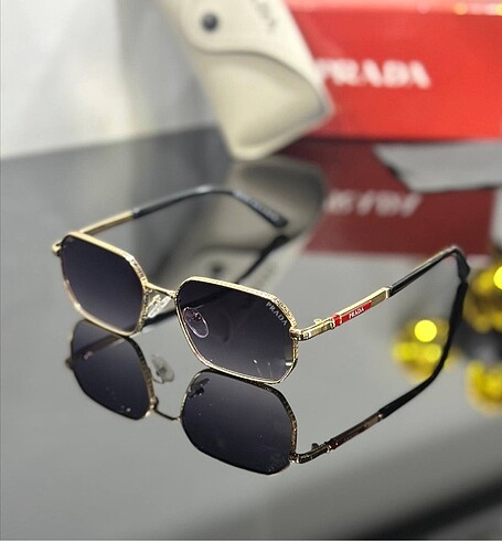 Prada gözlük