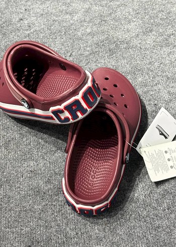 Crocs Off Court