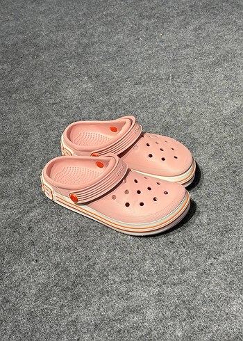 Crocs Off Court
