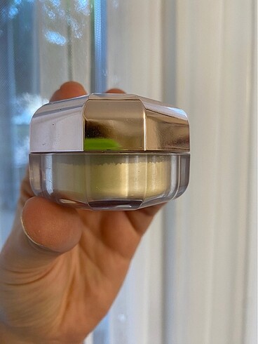 Fenty Beauty fenty pudra 02 butter