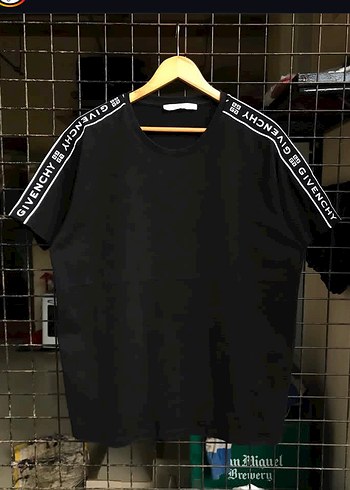 GIVENCHY TSHIRT