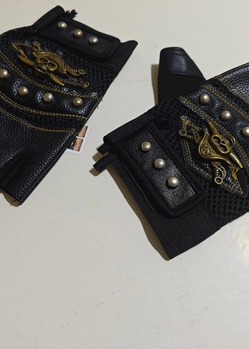 Altın Renkli Punk Tarzı Eldiven - Görsel 3