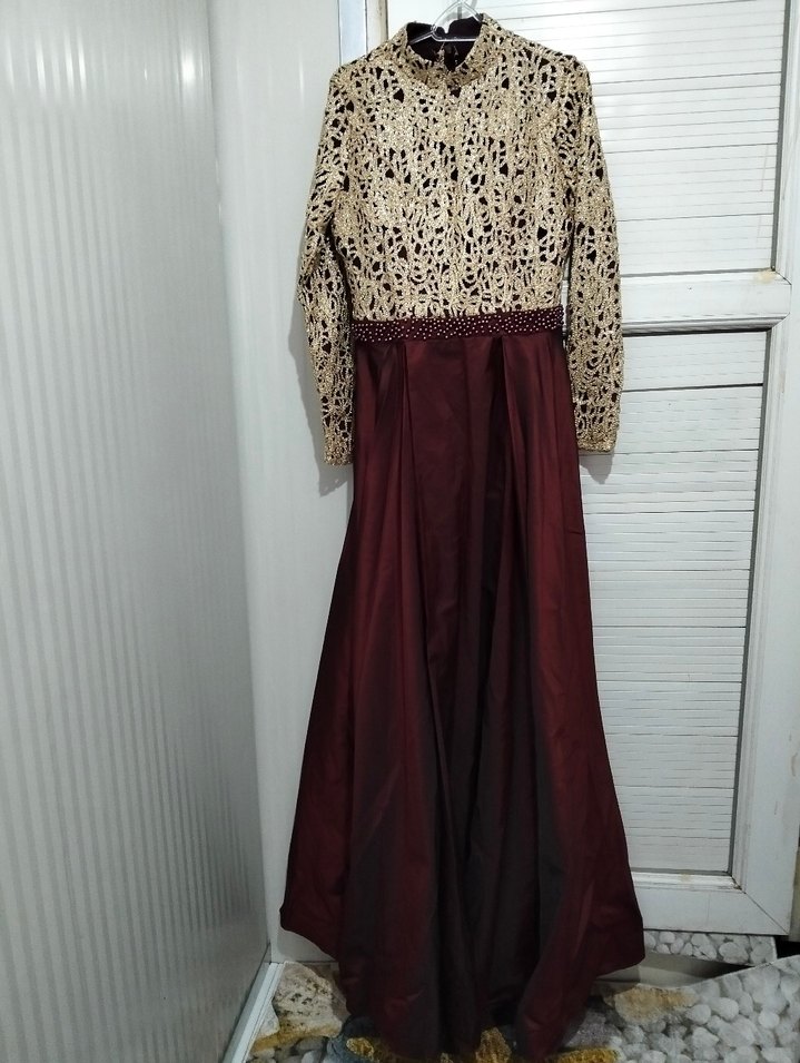 Bordo İşlemeli Uzun Kollu Abiye Elbise - Görsel 2