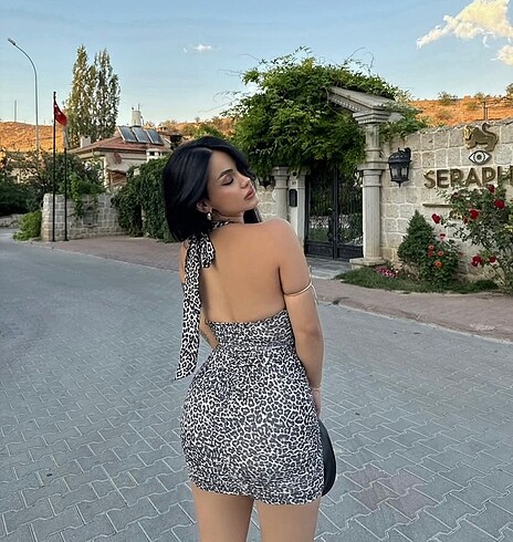 Diğer Boyundan bağlamalı büzgülü elbise