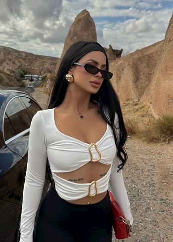 Beyaz Deri Kemerli Uzun Kollu Crop Top