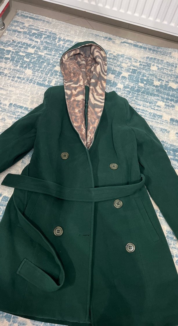 Çift Düğmeli Kemerli Yeşil Kaban - Görsel 3