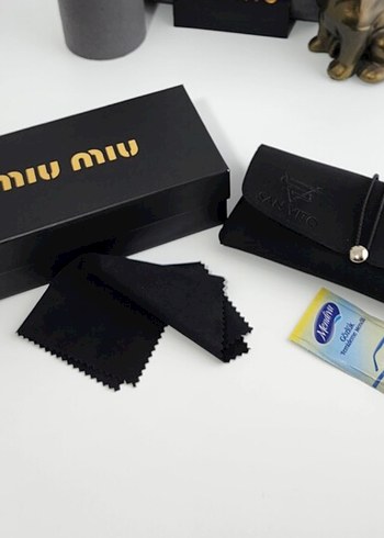 Miu Miu Beyaz orjinal kutusuyla mm gözlük