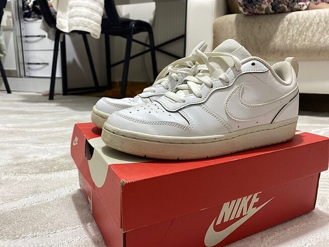 37 Beden Nike court borough low2(GS)