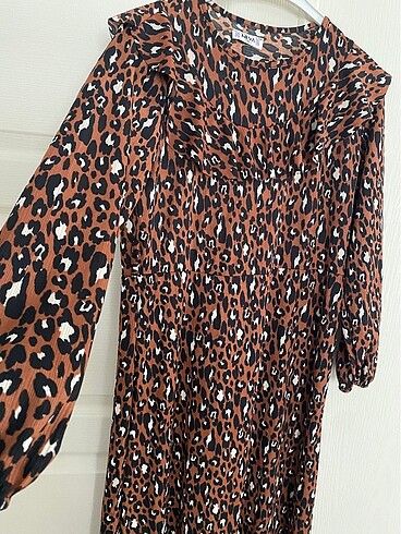 m Beden Leopar elbise