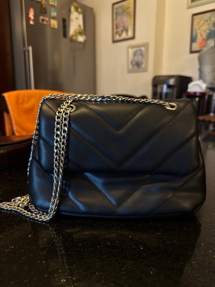 Bershka Siyah Deri Zincir Detaylı Kadın Çanta - Görsel 3