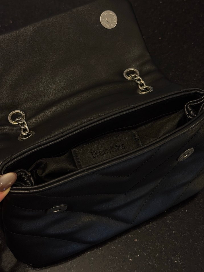 Bershka Siyah Deri Zincir Detaylı Kadın Çanta - Görsel 5