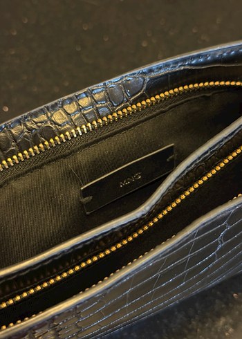 Mango Siyah Deri Yılan Desenli Tokalı Kadın Çanta - Görsel 4