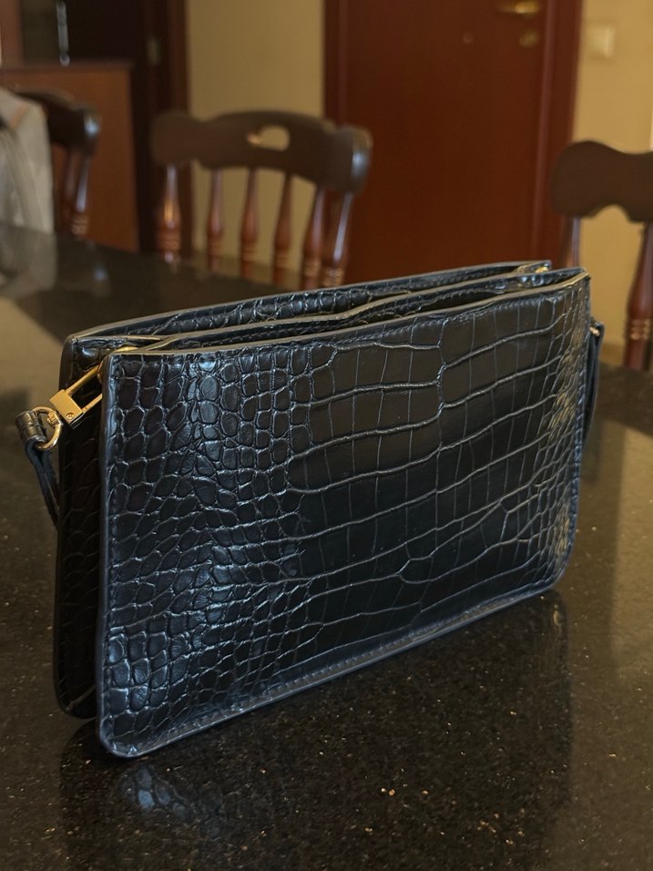 Mango Siyah Deri Yılan Desenli Tokalı Kadın Çanta - Görsel 3