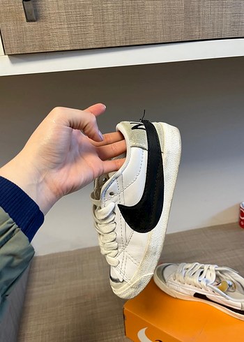 Beyaz Siyah Nike Kadın Spor Ayakkabı - Görsel 4