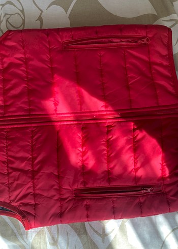 Bershka Kadın Kırmızı Fermuarlı Şişme Yelek