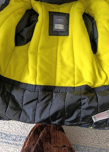 Siyah Kapüşonlu Erkek Çocuk montu - Görsel 3