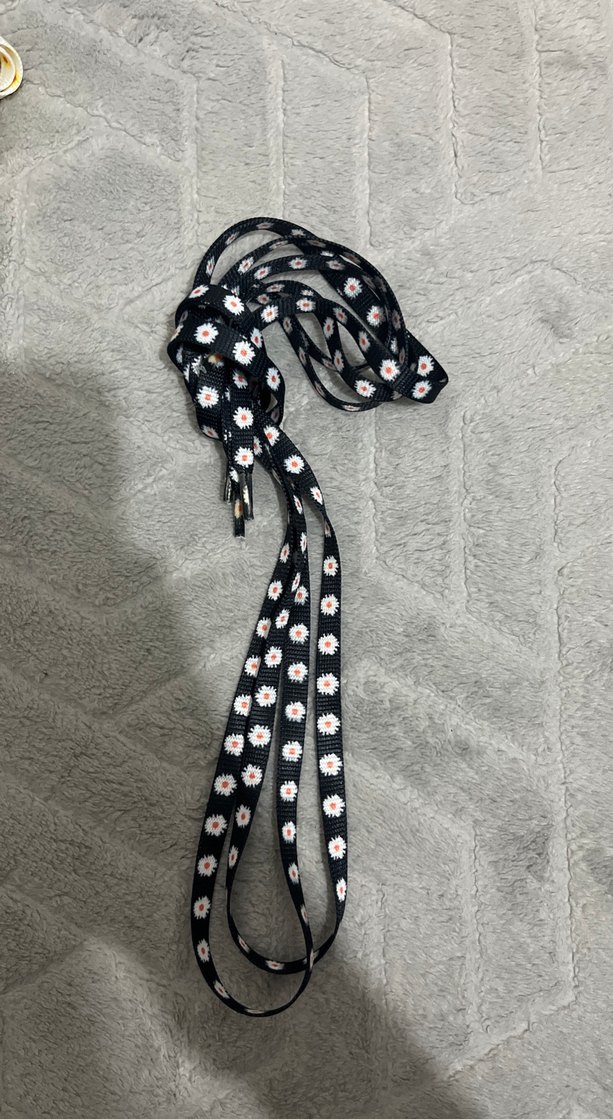 Çiçek Desenli Bağcık - Görsel 2