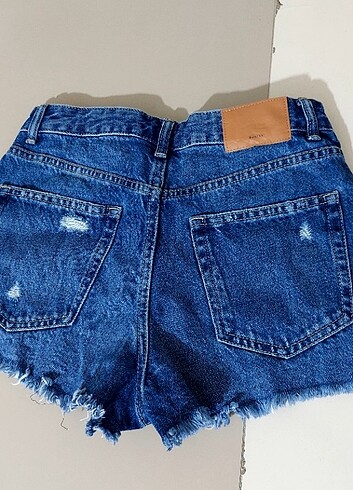 36 Beden Bershka şort