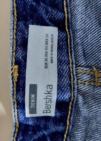 36 Beden mavi Renk Bershka şort