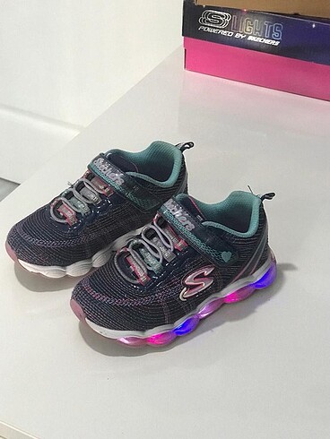 ORJİNAL SKECHERS 27 NUMARA
