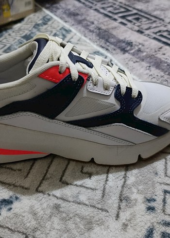 under armour 40 numara sıfır giyilmemiş etiketli - Görsel 2