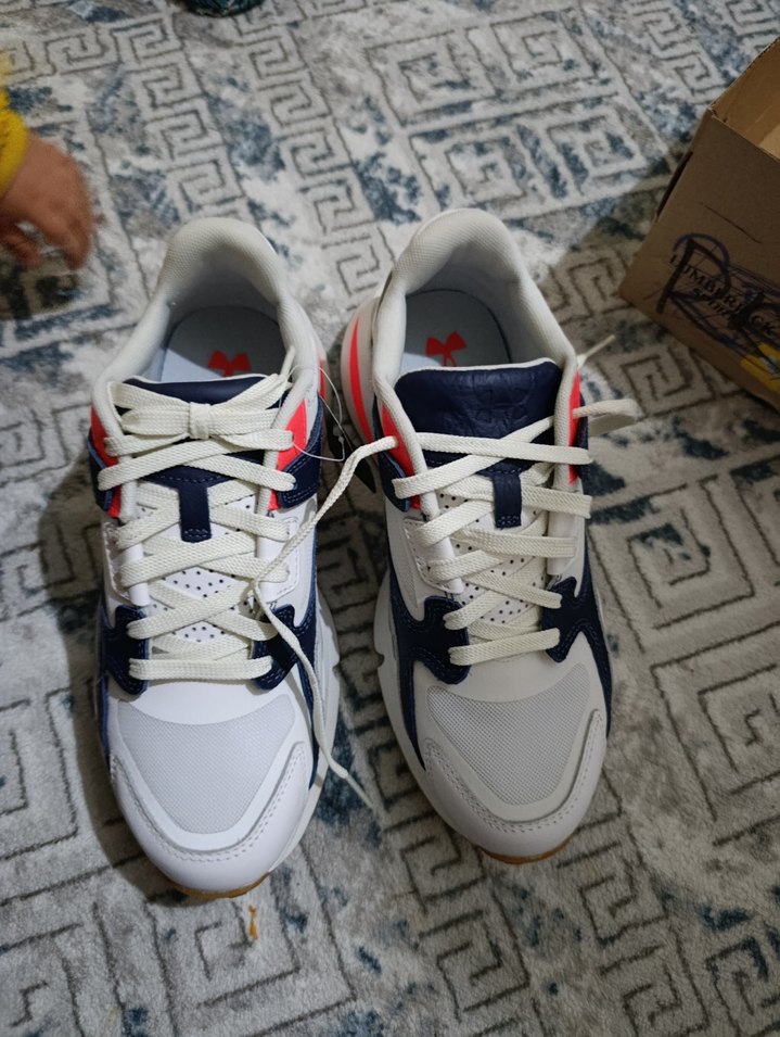 under armour 40 numara sıfır giyilmemiş etiketli - Görsel 4