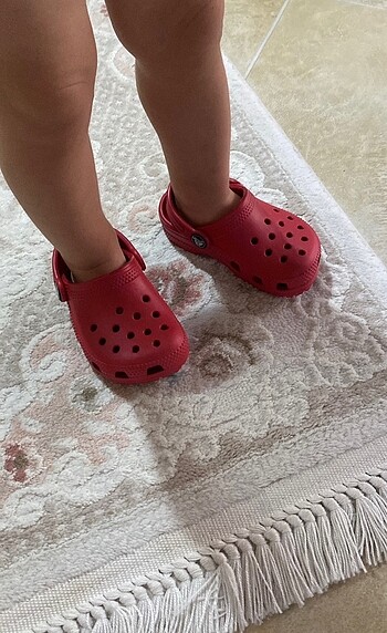 23 Beden kırmızı Renk Kırmızı Crocs Terlik