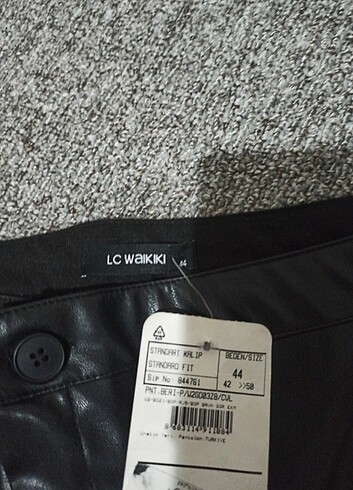 LC Waikiki Deri görünümlü pantolon