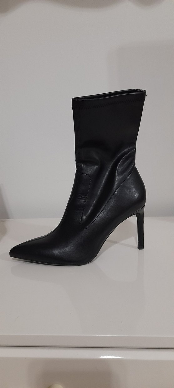 bershka Siyah Deri İnce Topuklu Kadın Bot - Görsel 2