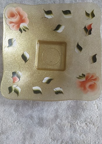 American Vintage Vintage Altın Renkli Çiçek Desenli Tabak Seti