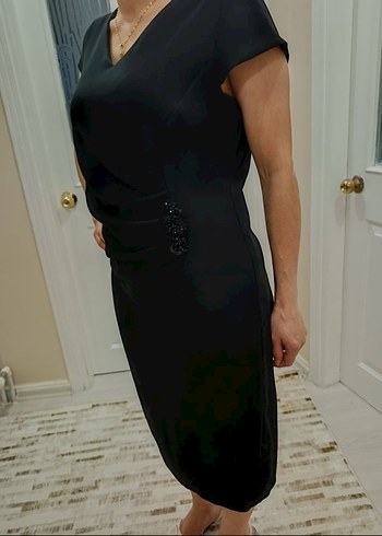 Siyah V Yakalı Kısa Kollu Abiye Elbise - Görsel 4