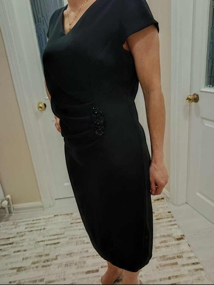 Siyah V Yakalı Kısa Kollu Abiye Elbise - Görsel 4