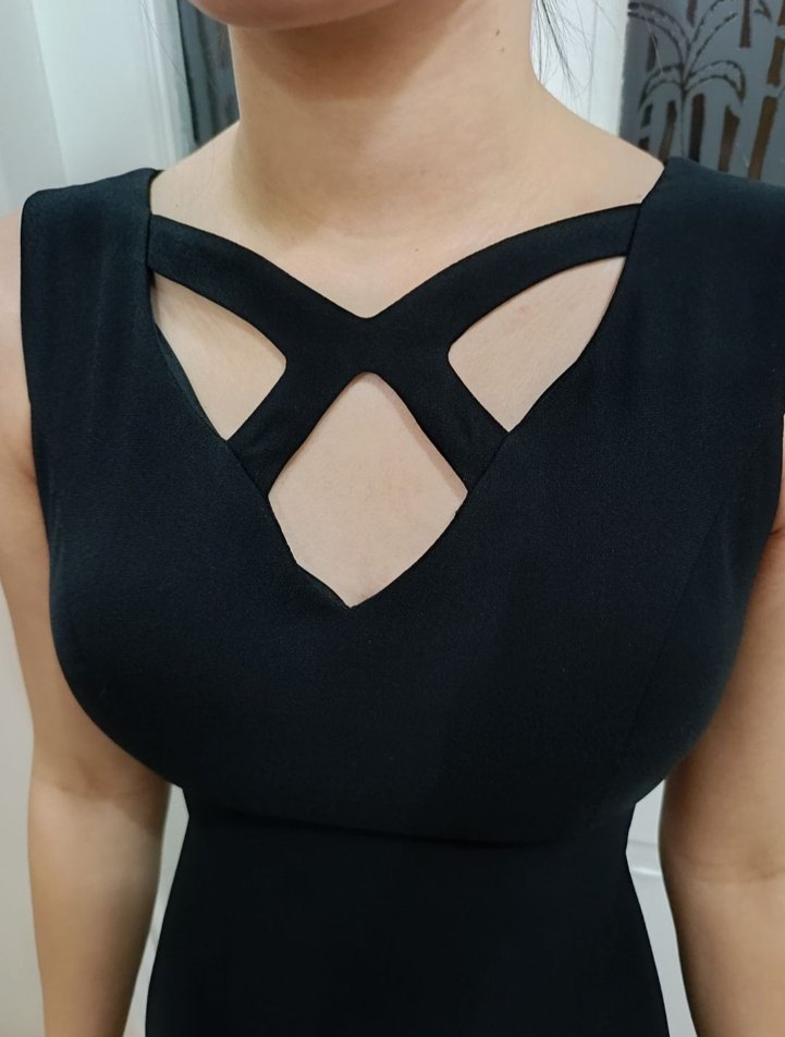 Siyah Uzun V Yaka Gotik Abiye Elbise - Görsel 3